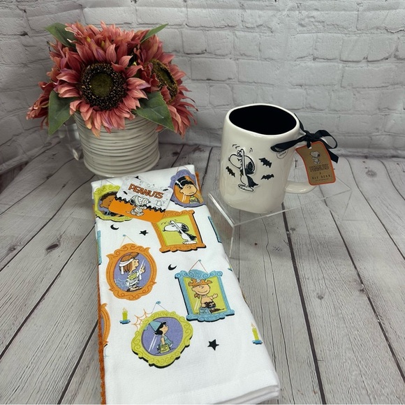 NWT rae dunn Peanuts vampire snoopy mug with coordinating kitchen towel set - Picture 1 of 9